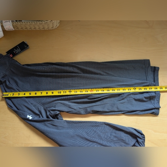 NWT Under Armour Long Sleeve Shirt Men Size Large 1/4 Zip Loose Fit - Picture 9 of 9